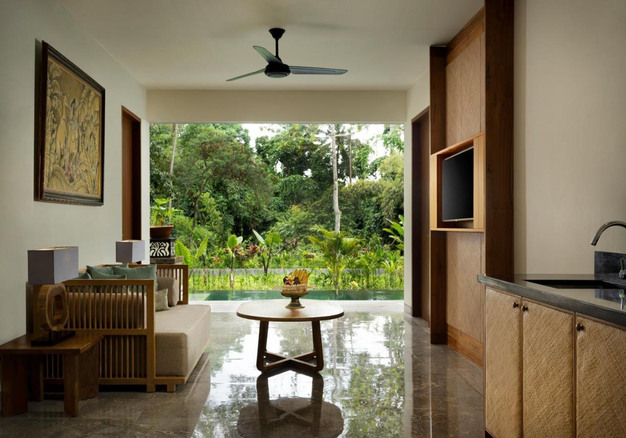 Hotel Adiwana Suweta Ubud Esterno foto A room at the resort