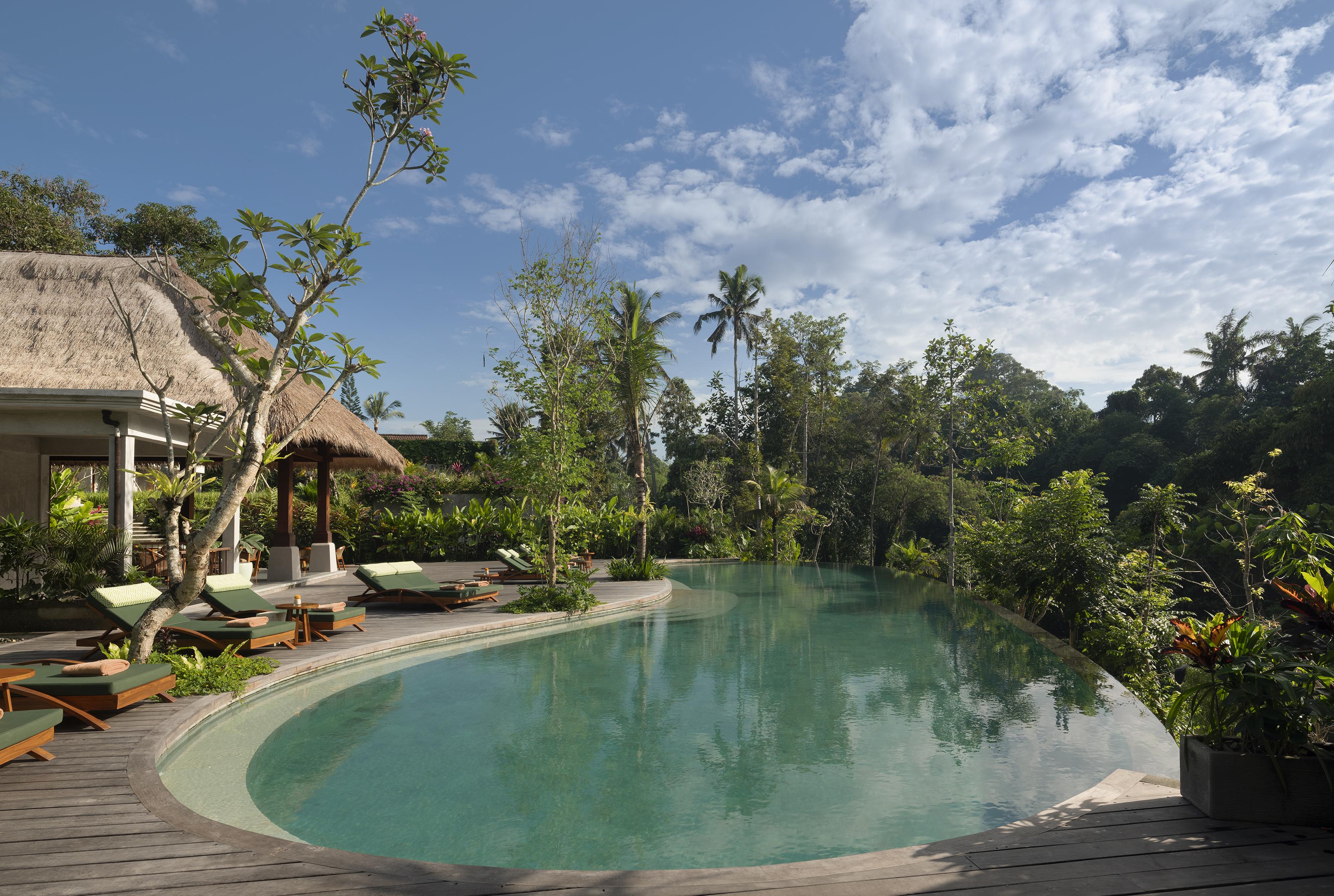 Hotel Adiwana Suweta Ubud Esterno foto A swimming pool in Bali, Indonesia
