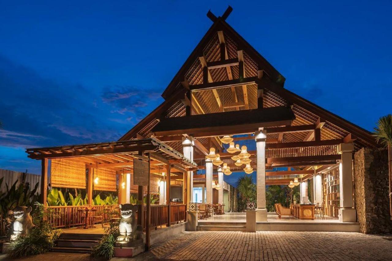 Hotel Adiwana Suweta Ubud Esterno foto The resort's lobby