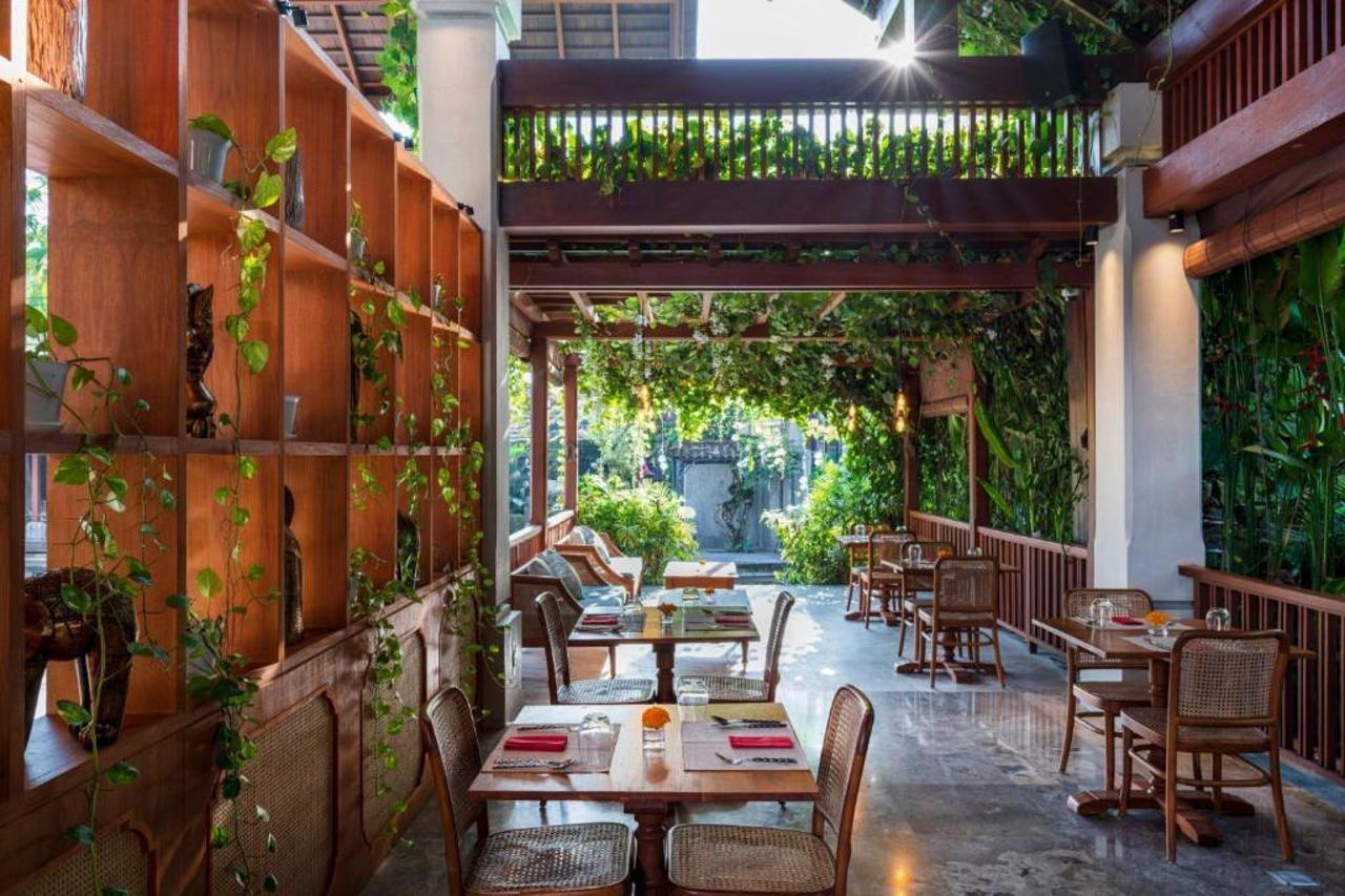 Hotel Adiwana Suweta Ubud Esterno foto The restaurant's interior