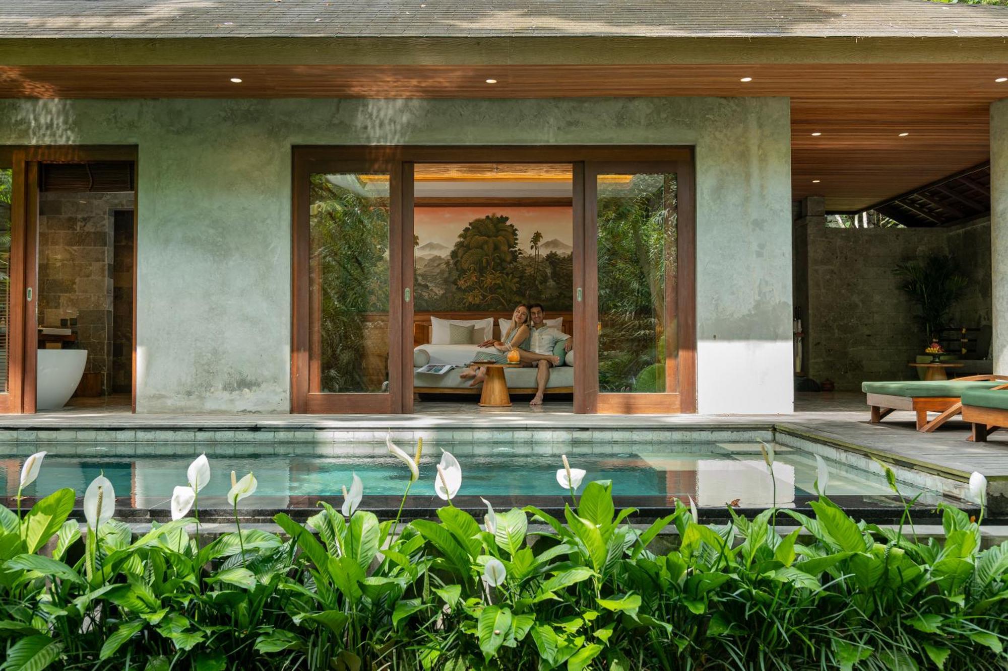Hotel Adiwana Suweta Ubud Esterno foto A villa at the resort